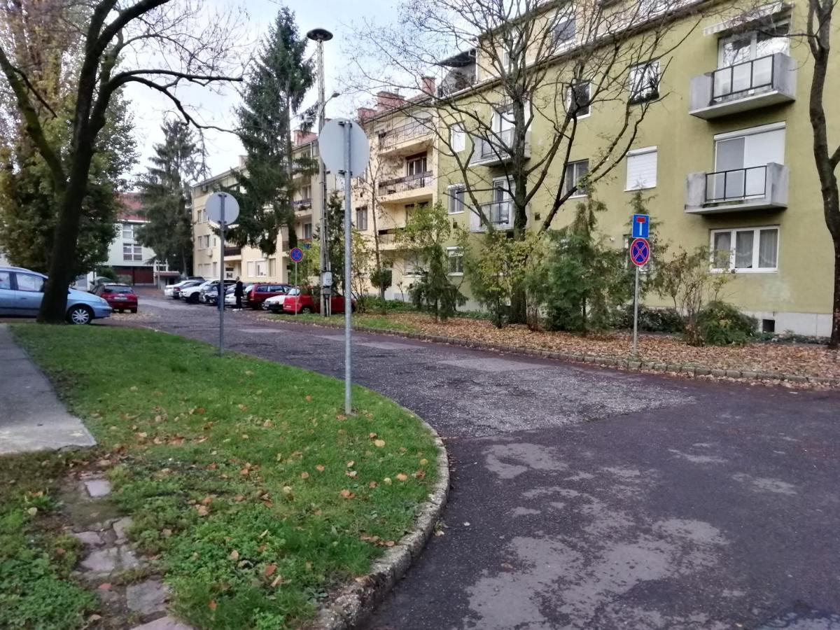 Tulip Family Apartments Eger Buitenkant foto